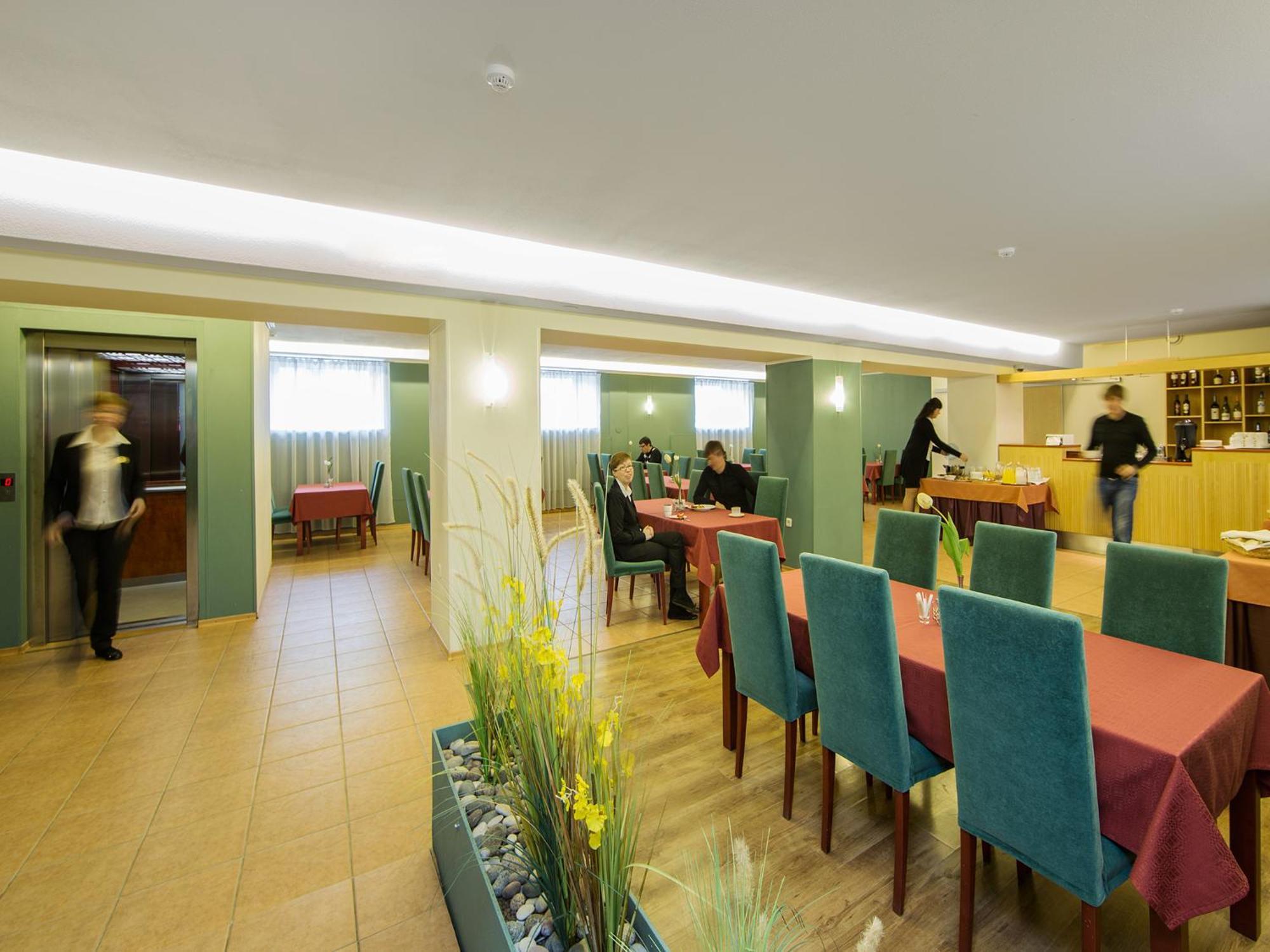 Arabella Hotel กูรัซซาเร ภายนอก รูปภาพ